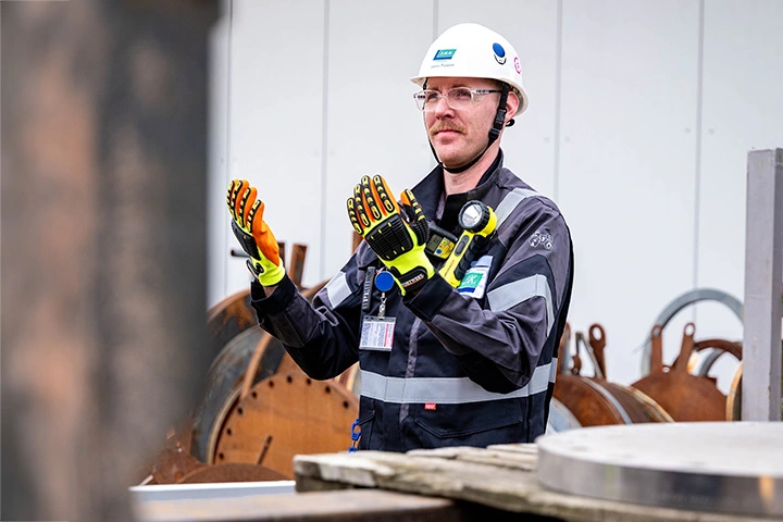 Arbeiter_Industriefirma_Einweisen